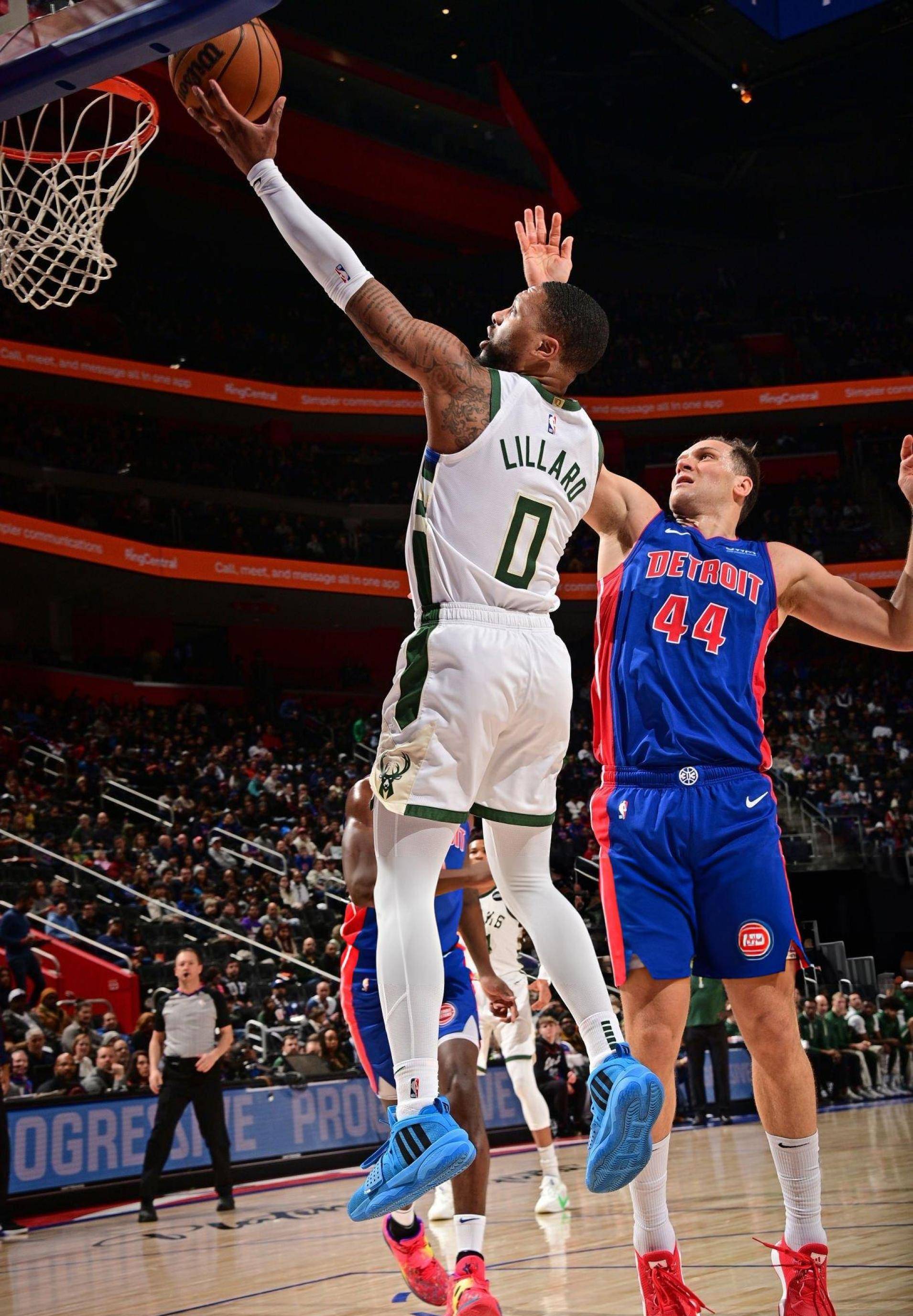 雄鹿轻取鹈鹕，塔图姆刷新纪录