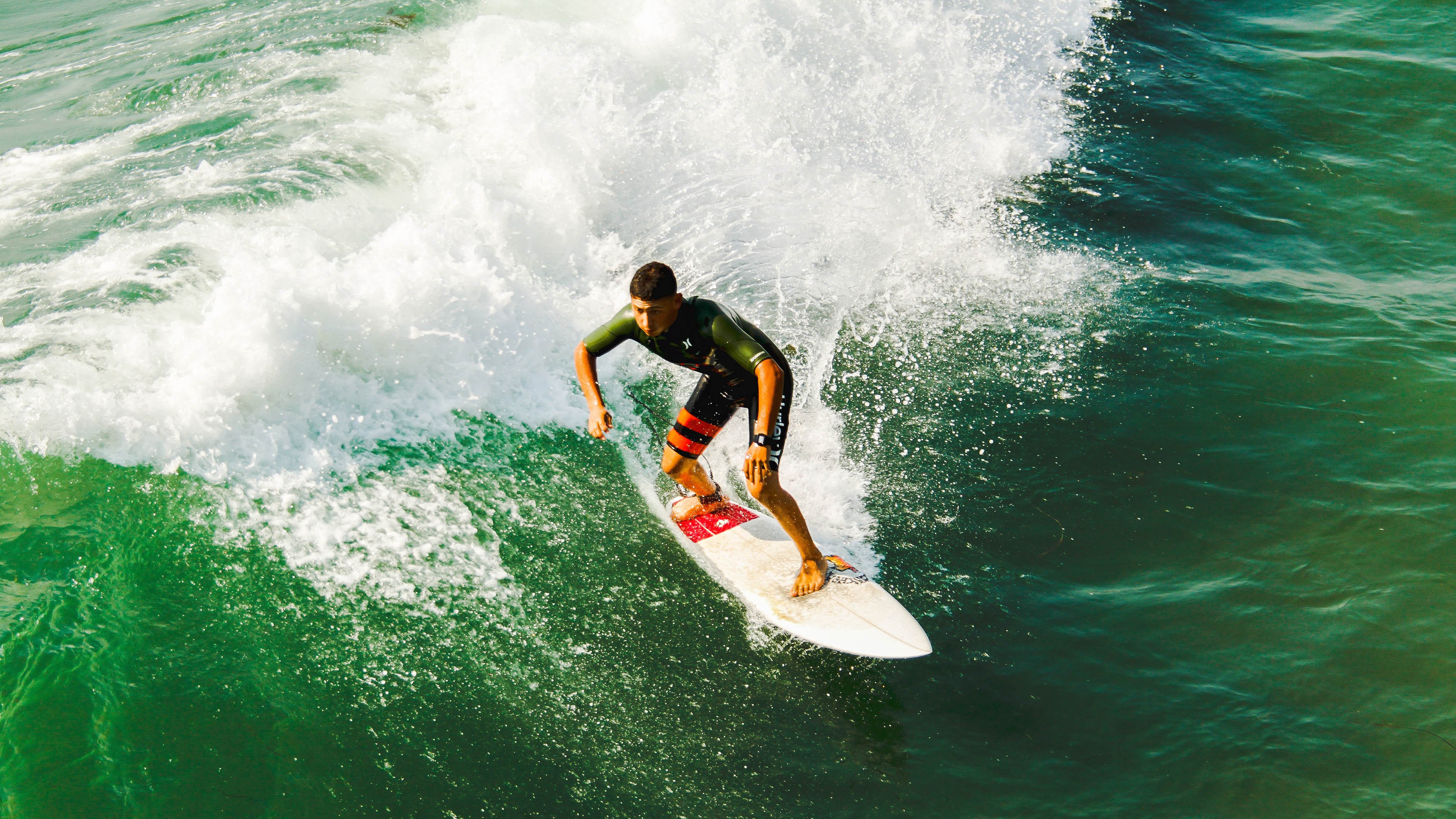 爱游戏体育-快船强压北京队，小贾伦高光表现背后的篮球真相