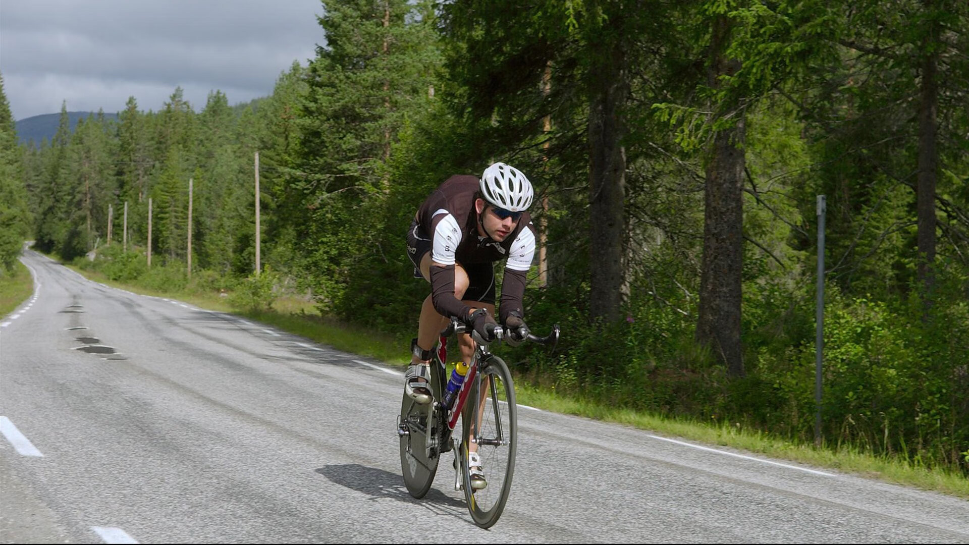 世界杯2026-活塞封锁森林狼，詹姆斯如何成为胜负手？
